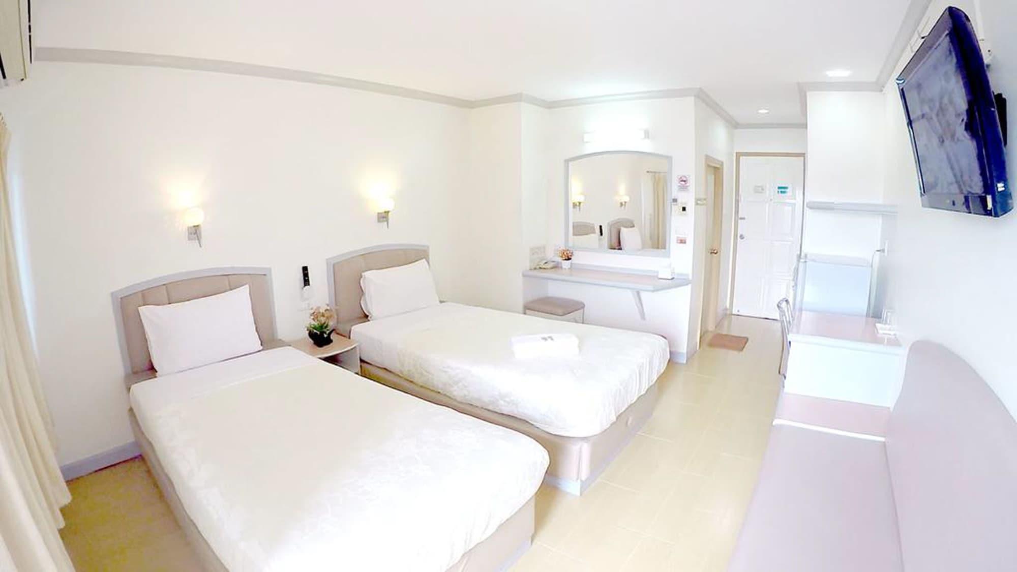 P.A. Place Hotel Nakhon Sawan Exterior foto